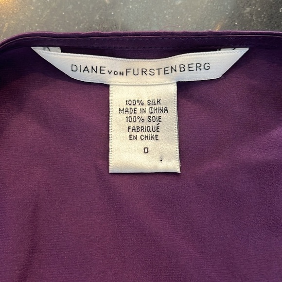DVF Torin purple silk blouse SZ 0 - Picture 4 of 4
